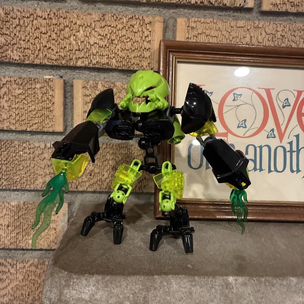 LEGO HERO Factory Toxic Reapa Figure (6201)